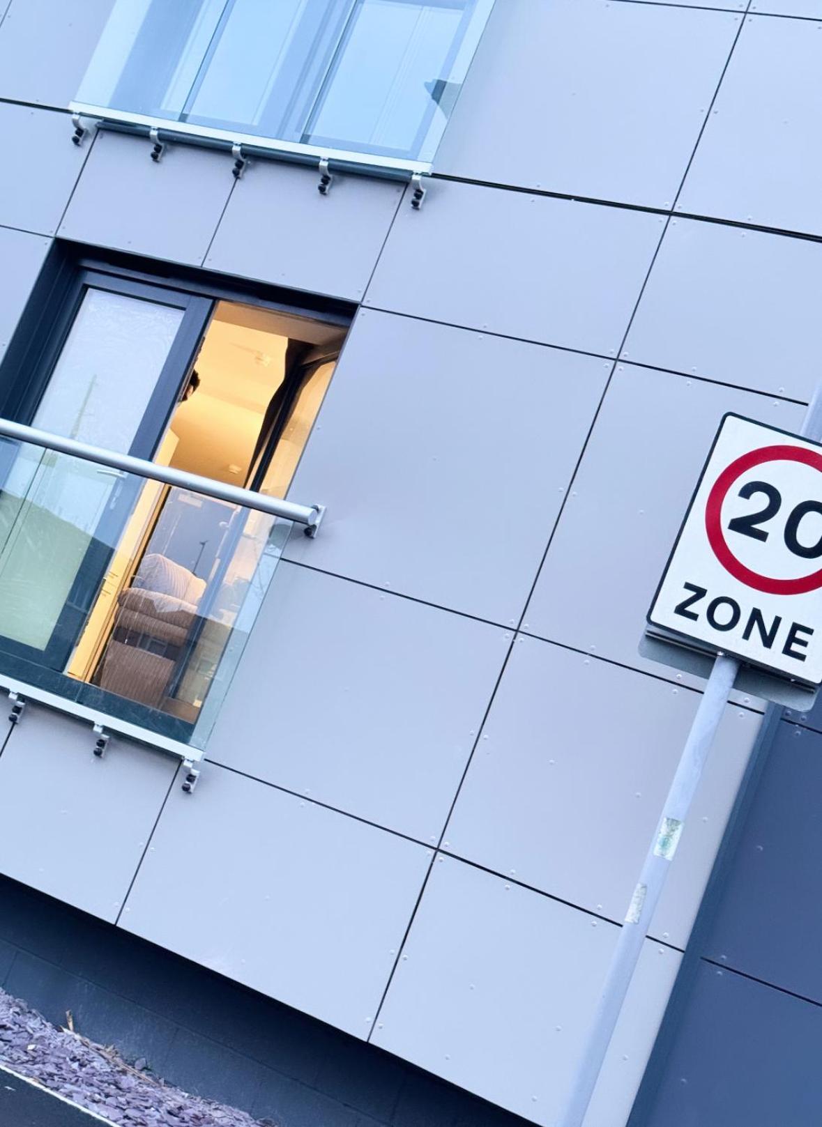 Luxury 2 Bedroom Apartment In Manchester City Centre - Free Parking Ngoại thất bức ảnh